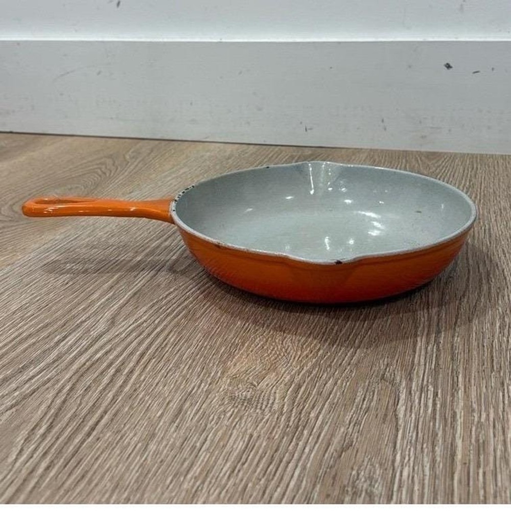 Vintage Enameled Cast Iron Skillet Orange Cream Interior 9" Pour spout Belgium
